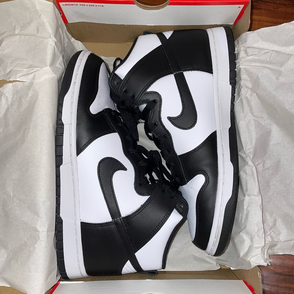 MEN NIKE DUNK HI RETRO SIZE: 9.5